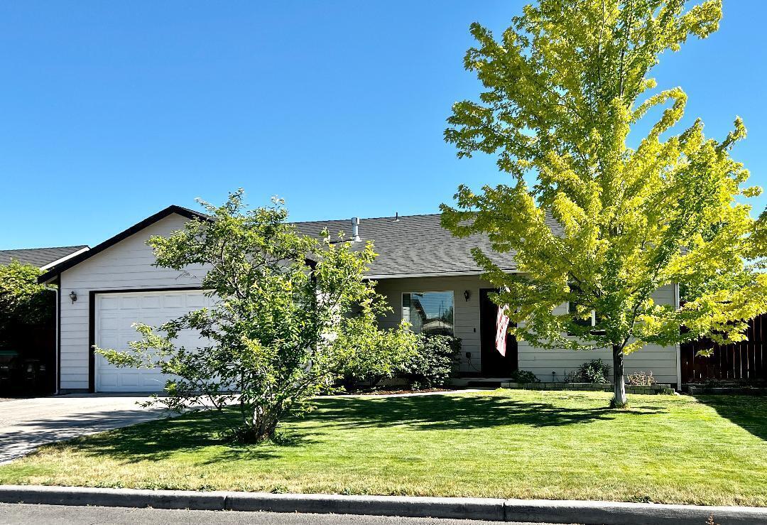 Property Photo: 1446 NW Teal Loop OR 97754