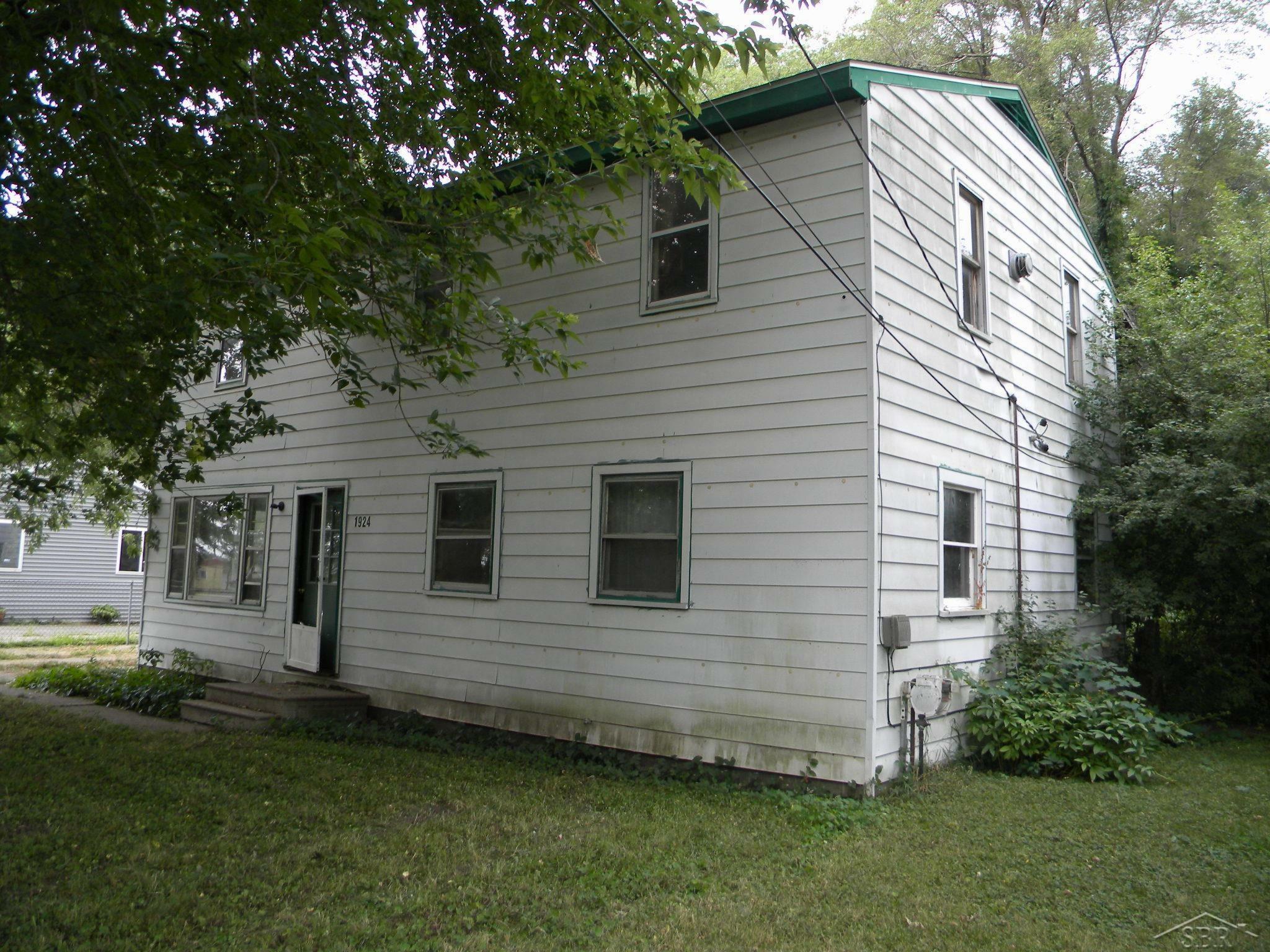 Property Photo:  1924 Prospect St  MI 48601 