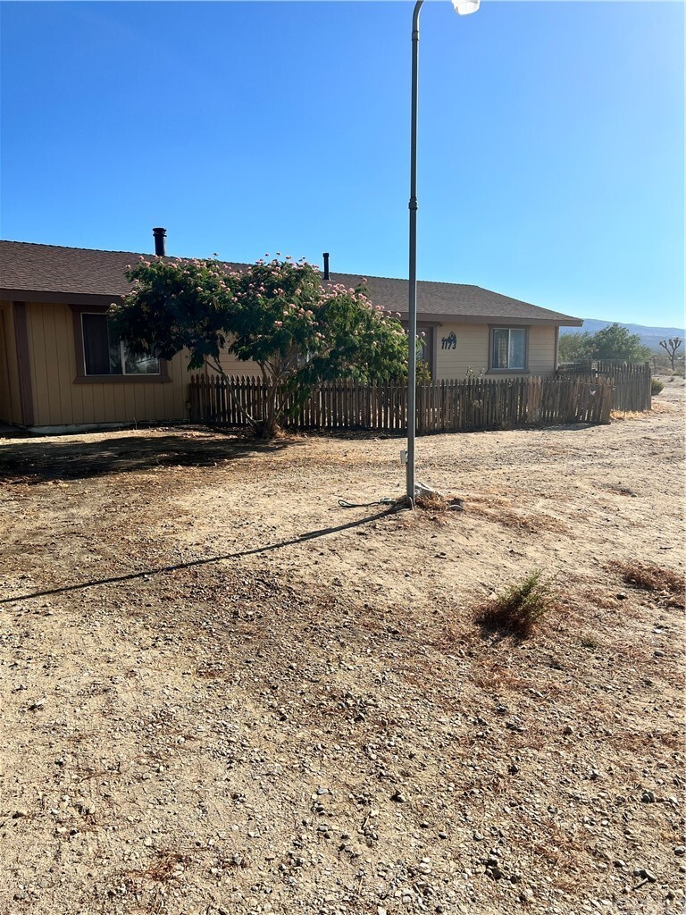 Property Photo: 1173 Del Rosa Road CA 92372