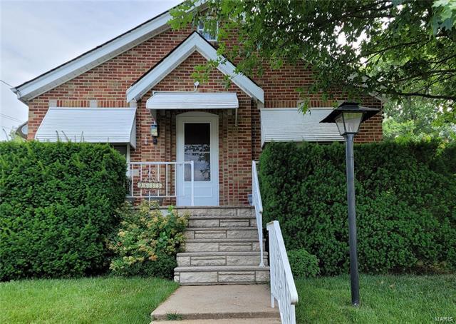 Property Photo: 9633 Irene Place MO 63123