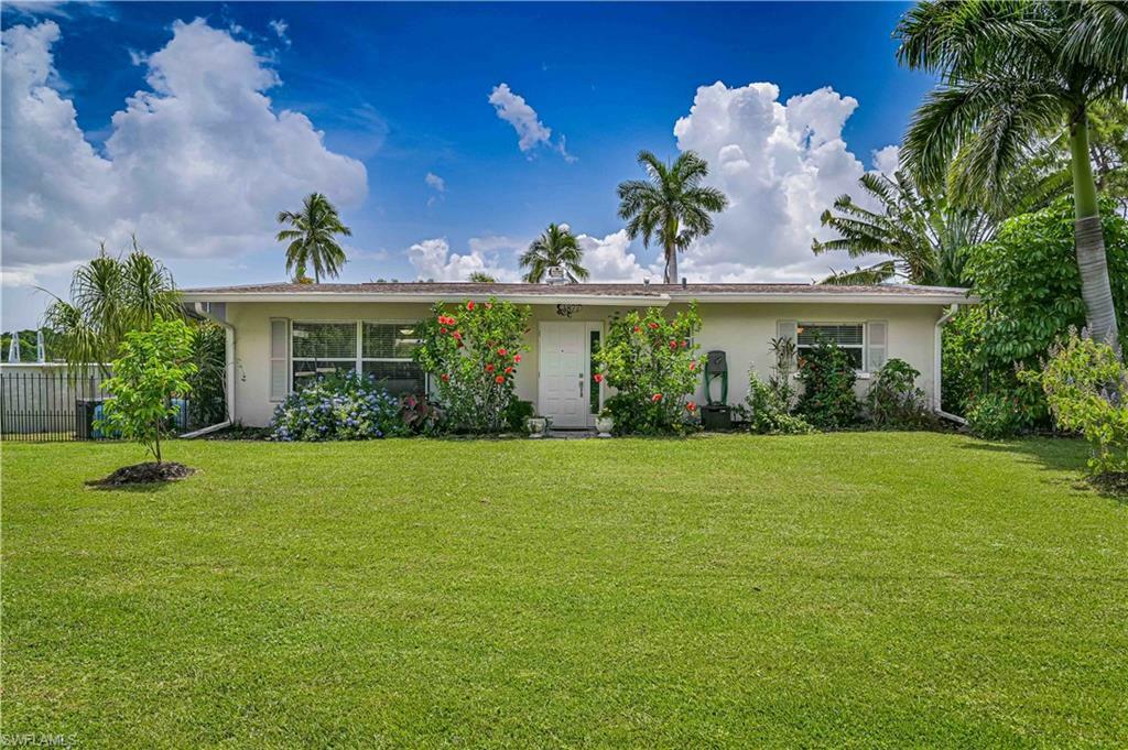 Property Photo:  4877 E Riverside Dr  FL 33905 