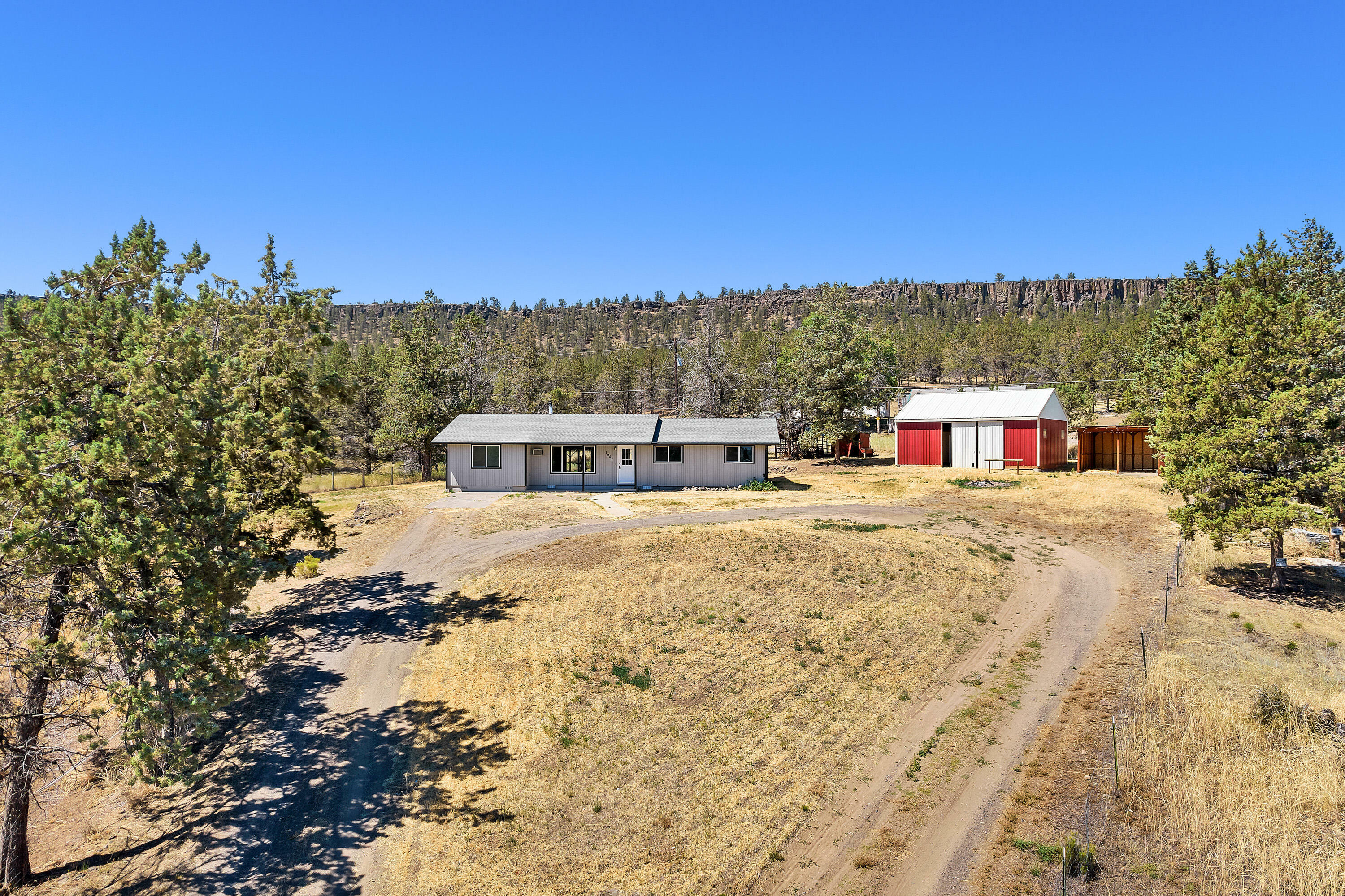 Property Photo:  1947 NW Peacock Walk  OR 97754 