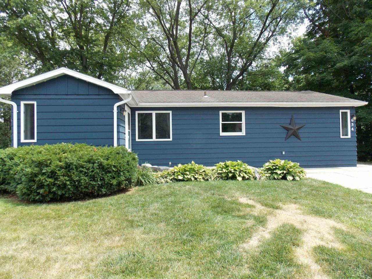 Property Photo:  634 Parkview Dr  WI 53563 