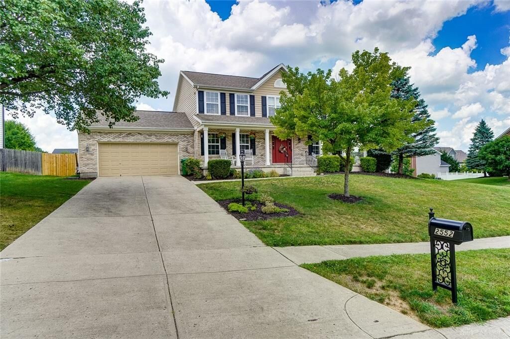 Property Photo: 2552 Williamsburg Court OH 45434