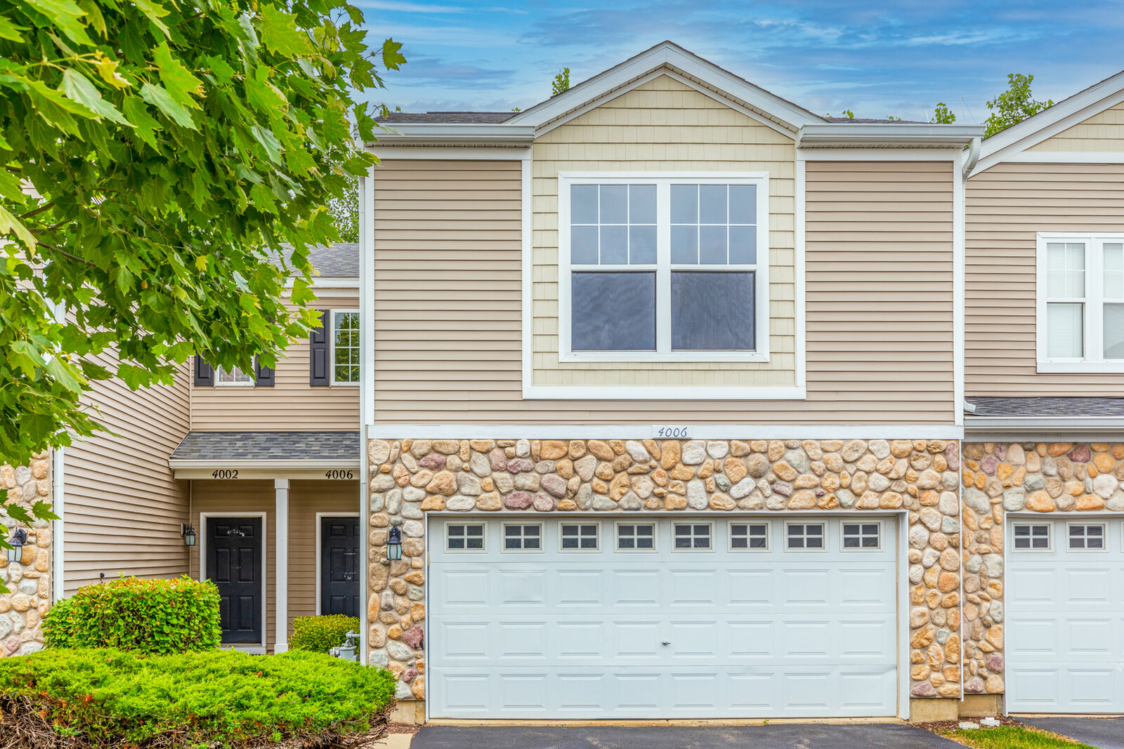 Property Photo: 4006 Marble Court IL 60504