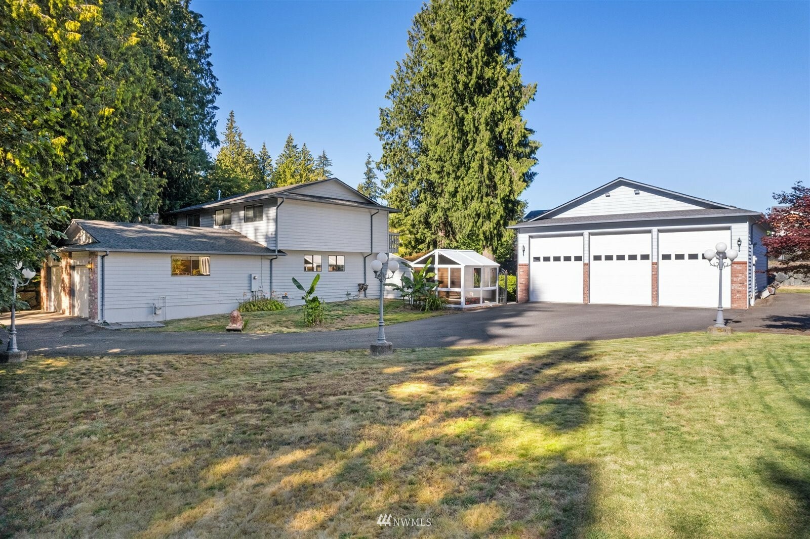 Property Photo:  19911 10th Place W  WA 98036 