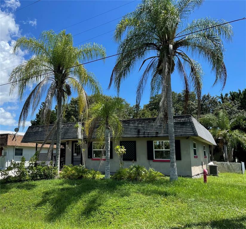 Property Photo:  435 E Langsner Street  FL 34223 