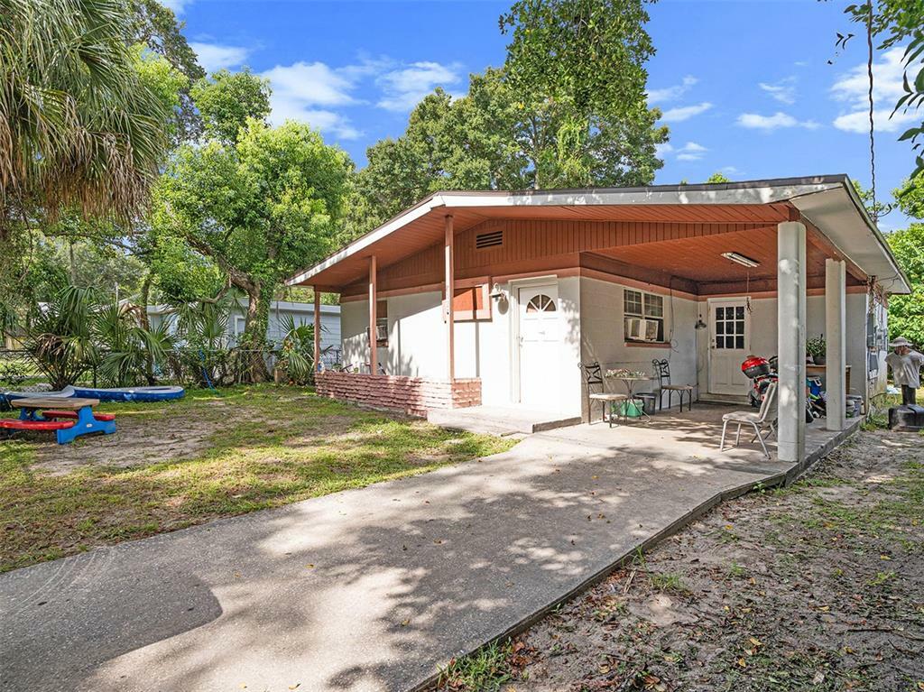 Property Photo: 8622 N 14th Street FL 33604