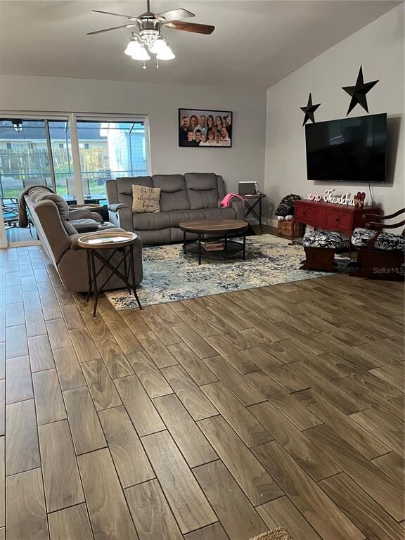 Property Photo:  2045 E Cherokee Street  FL 33830 