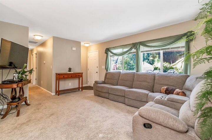 Property Photo: 514 Summit Place WA 98284