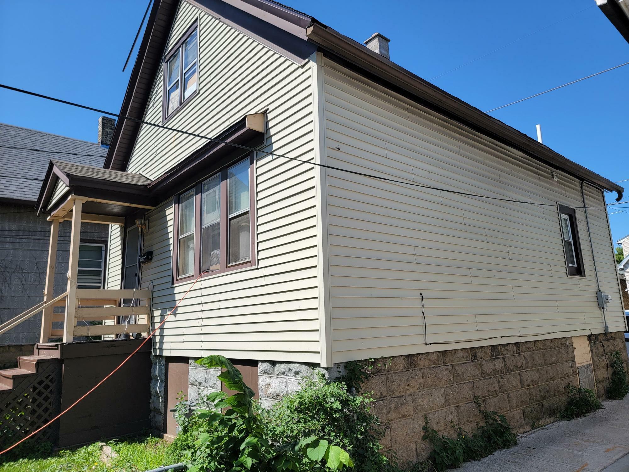 Property Photo:  2341 S 9th Pl  WI 53215 