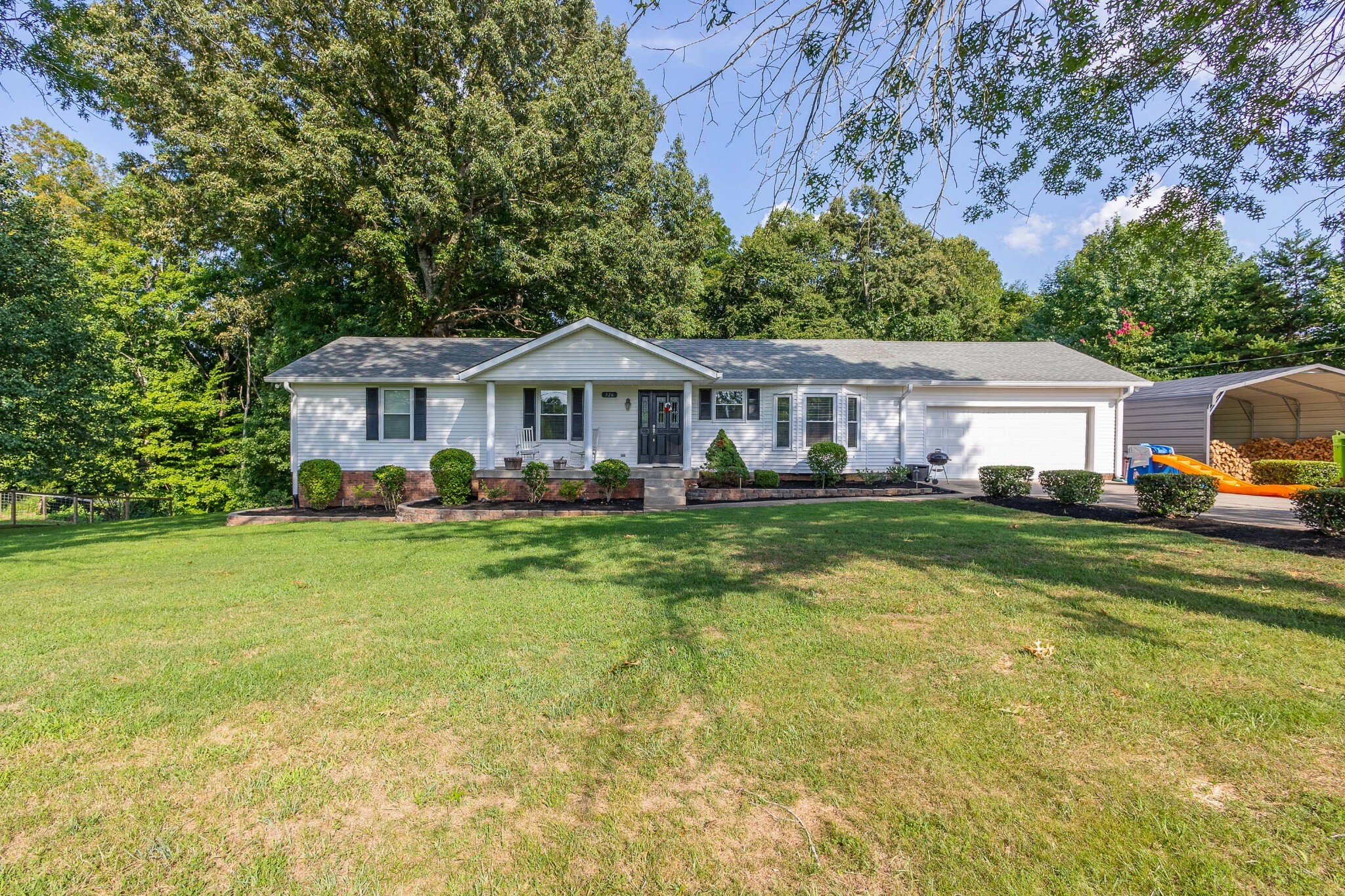 Property Photo: 326 Sanders Ln TN 37015