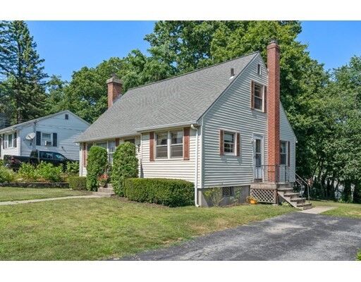 Property Photo:  8 Farmington St  MA 01603 