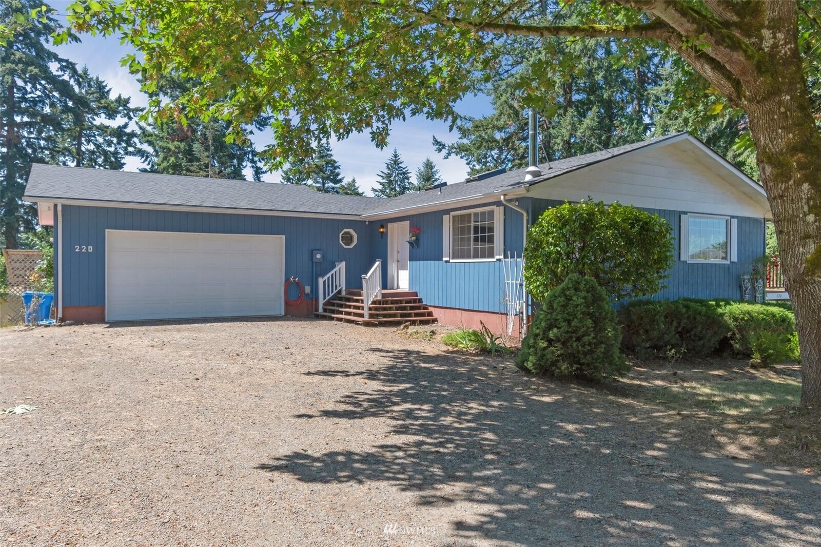 Property Photo:  220 Paxton Road  WA 98626 