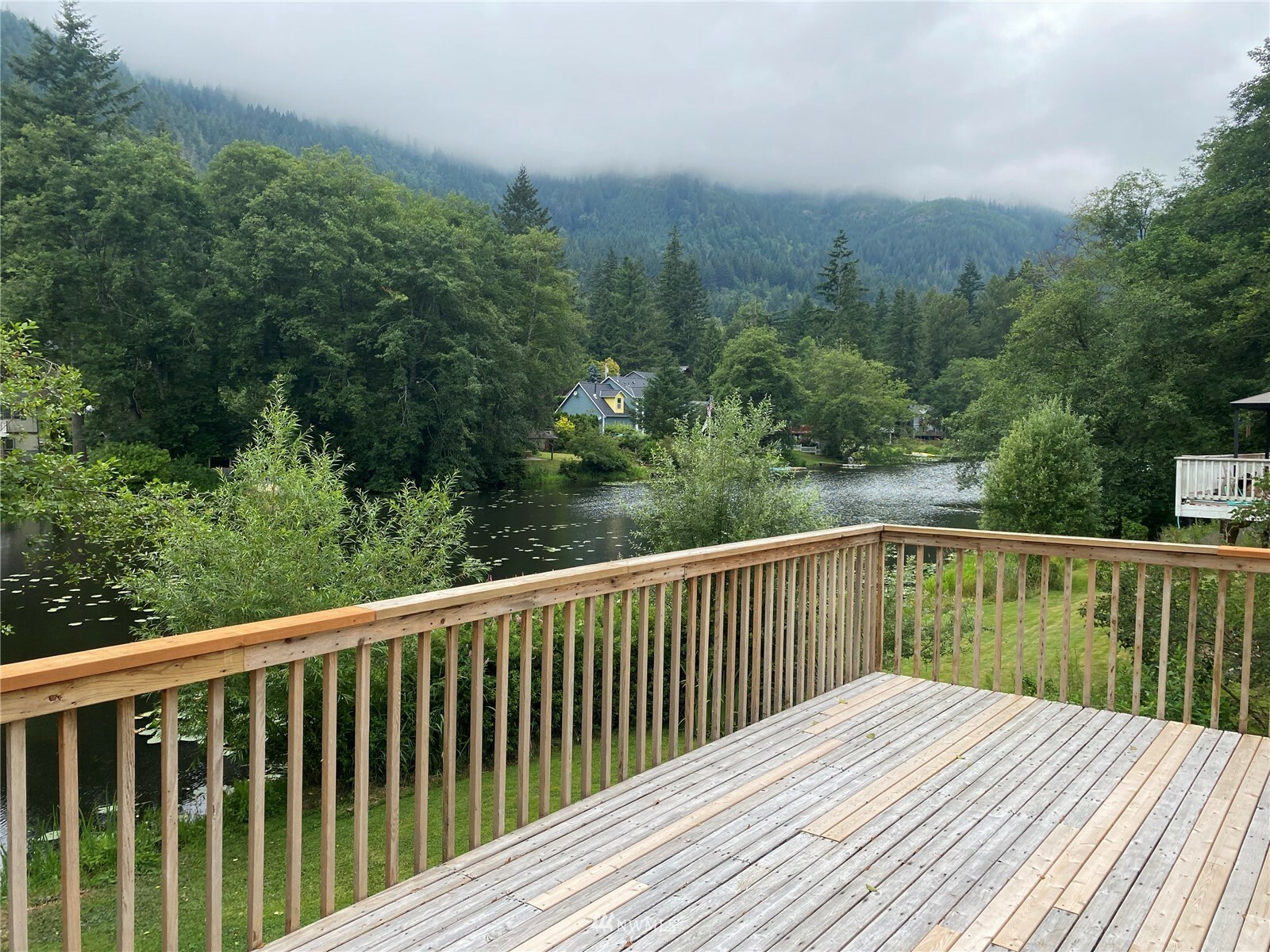 Property Photo:  413 Lakeside Drive  WA 98284 