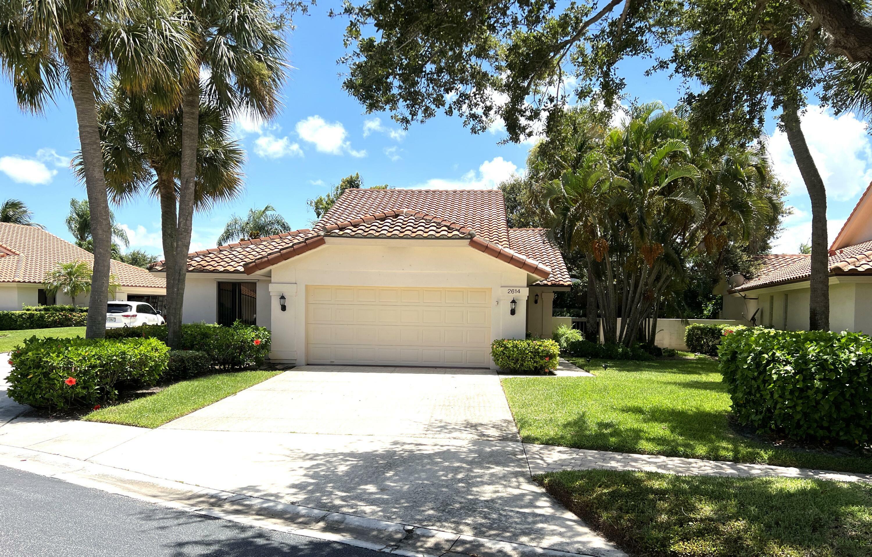 Property Photo: 2614 Mohawk Circle FL 33409