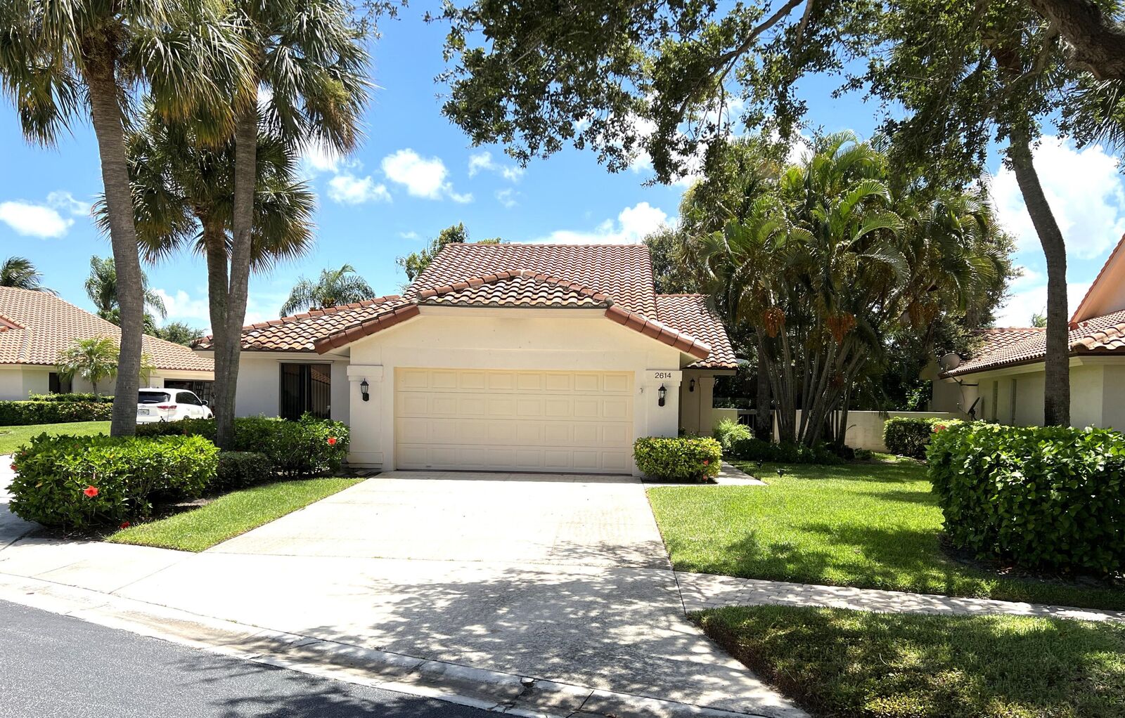 Property Photo:  2614 Mohawk Circle  FL 33409 