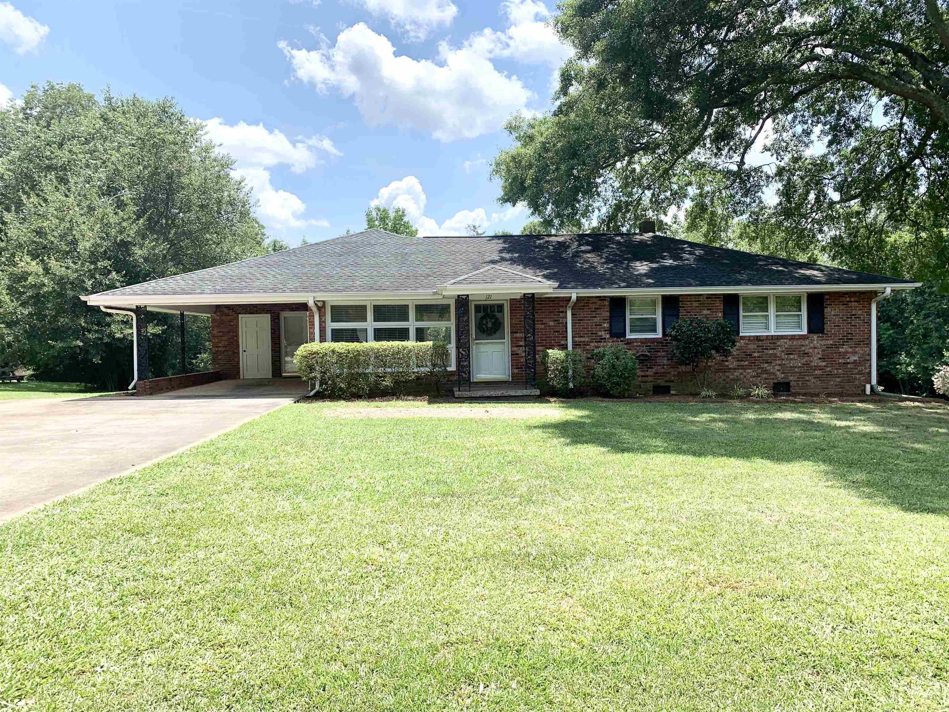 Property Photo:  121 Morrow Rd  SC 29303 