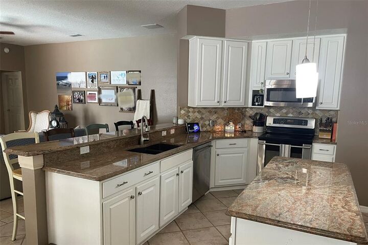 Property Photo: 104 Nandina Terrace FL 32708