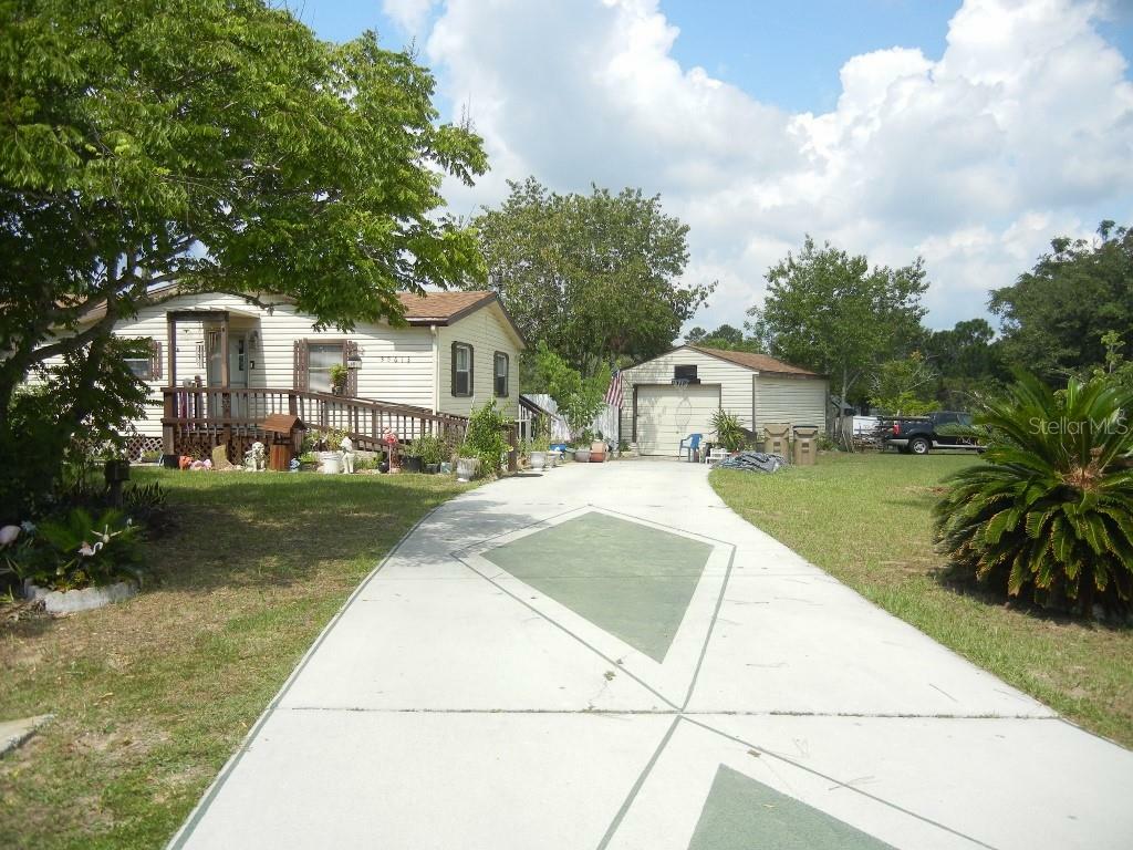 Property Photo:  35613 Shelley Drive  FL 34788 