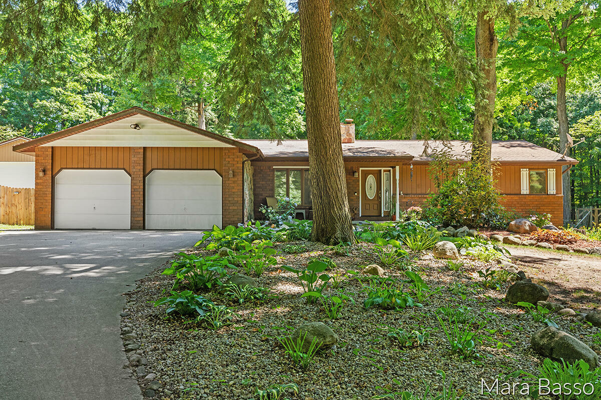 Property Photo: 11728 Long Lake Drive MI 49345