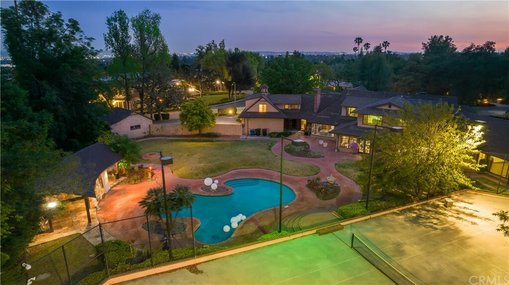 Property Photo: 875 Hampton Road CA 91006