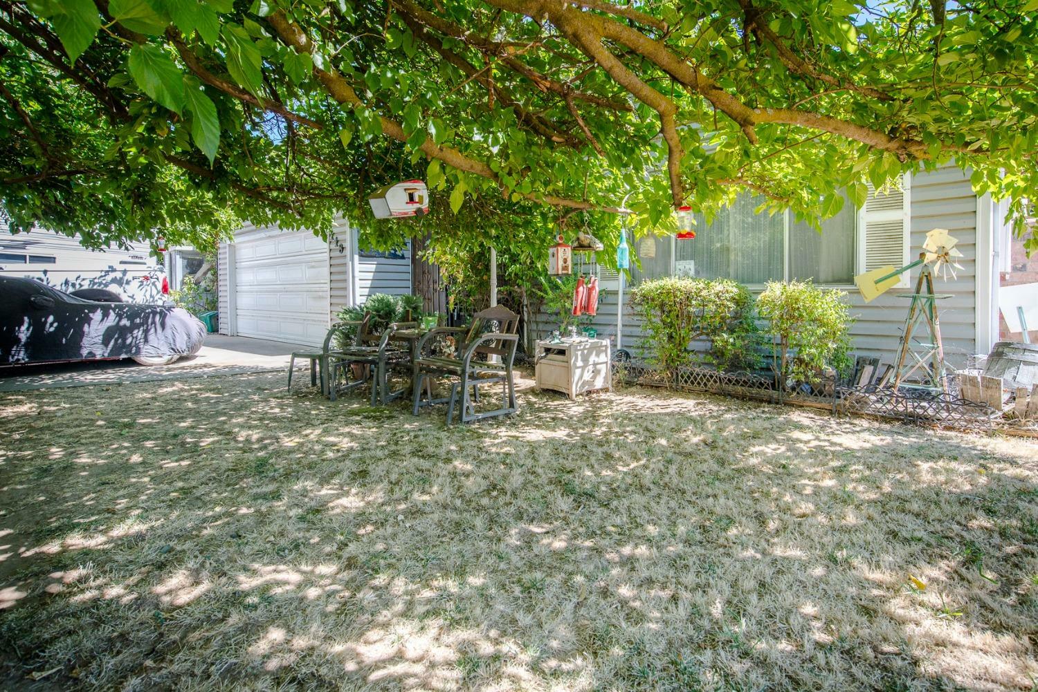 Property Photo:  118 W E  CA 95673 