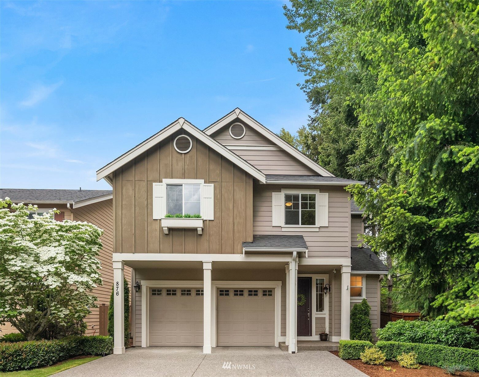 Property Photo:  876 6th Avenue NW  WA 98027 