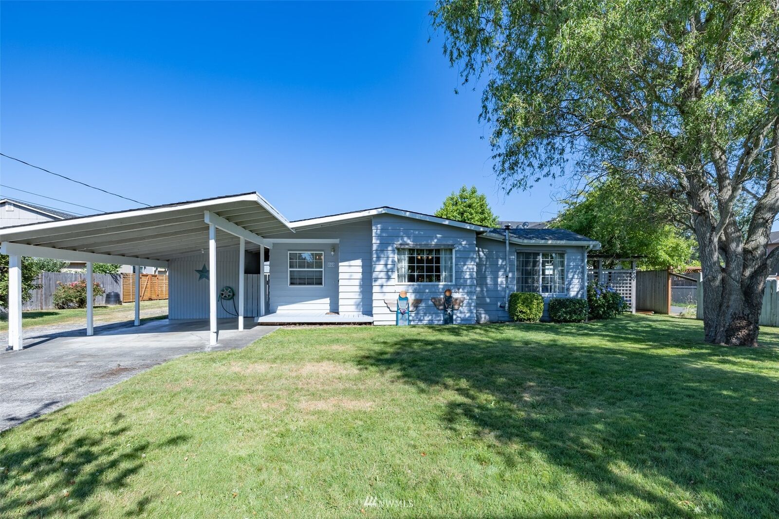 Property Photo:  205 S Pacific Avenue  WA 98047 