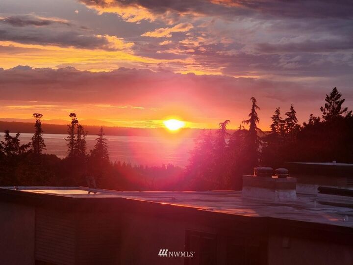 1110 5th Avenue S 404  Edmonds WA 98020 photo