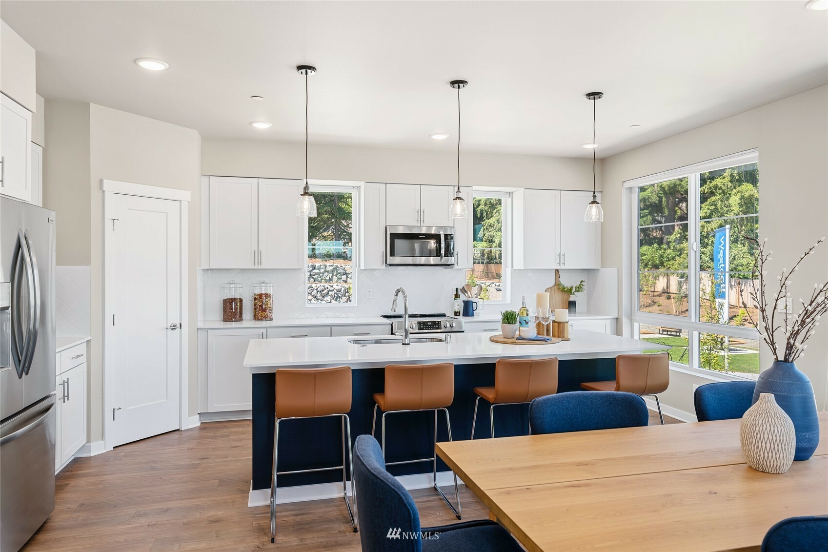 Property Photo:  18886 67th Drive NE 5  WA 98028 