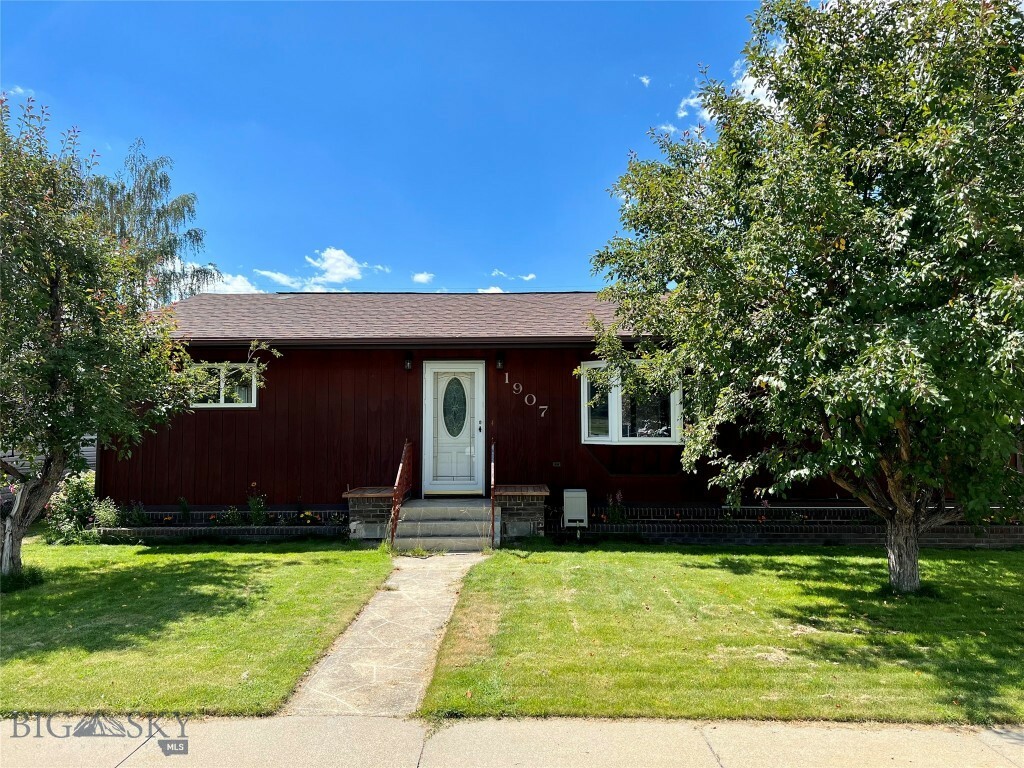 Property Photo:  1907 S Jackson Street  MT 59701 