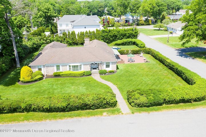 Property Photo:  18 Lady Bess Drive  NJ 07723 
