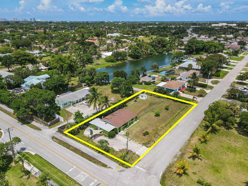 Property Photo:  1921 Carissa Road  FL 33406 