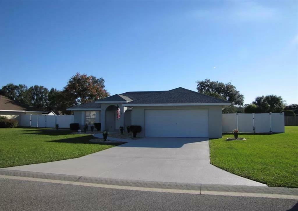 Property Photo: 225 SE 61st Court FL 34472