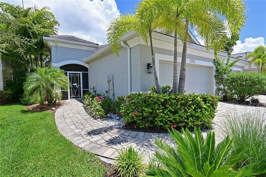 2925 Trustee Avenue  Sarasota FL 34243 photo