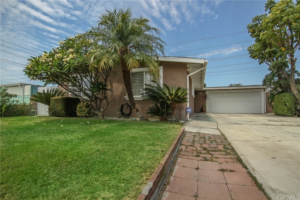 Property Photo:  3955 Abbeywood  CA 90601 