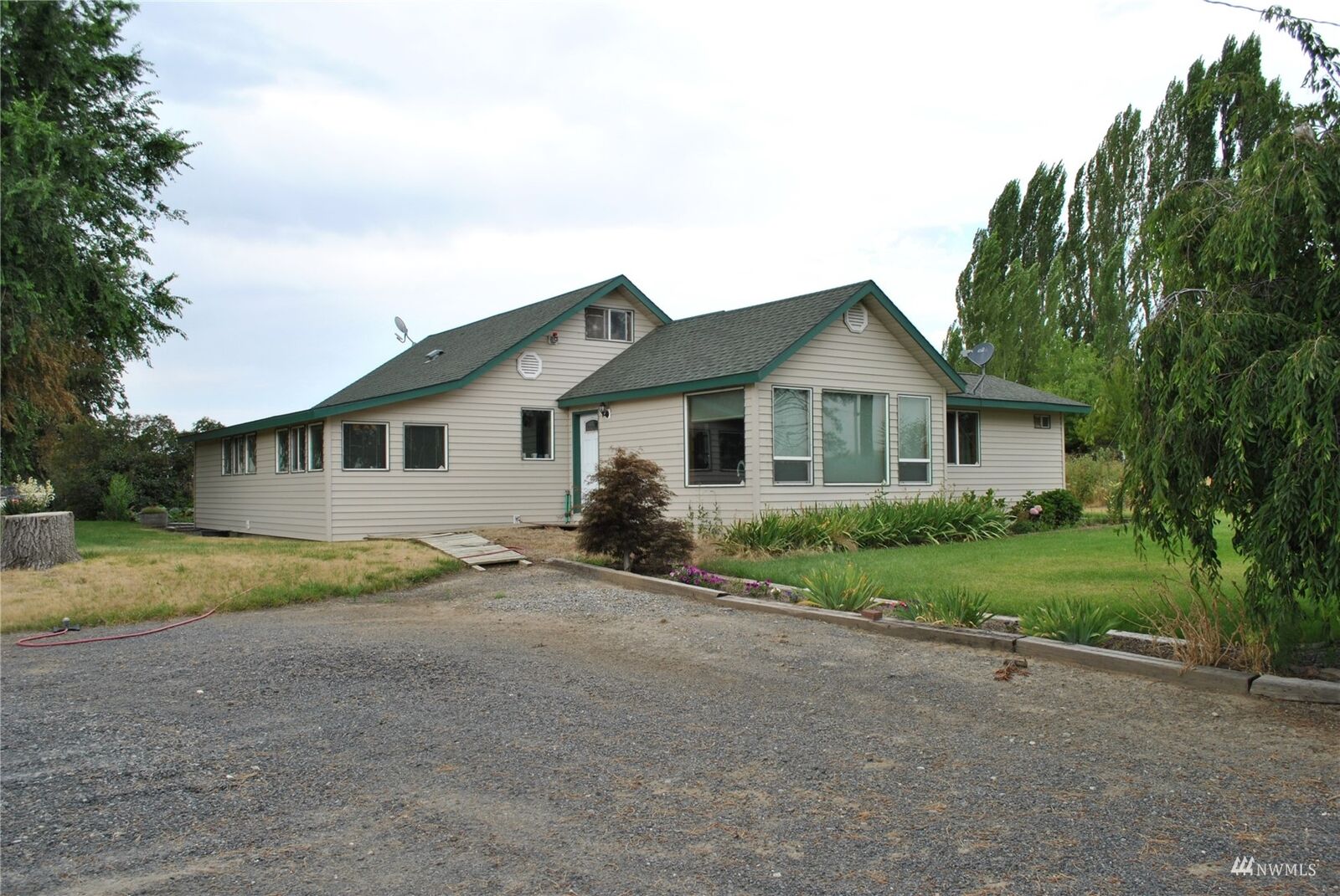 Property Photo: 428 Road R NE WA 98837