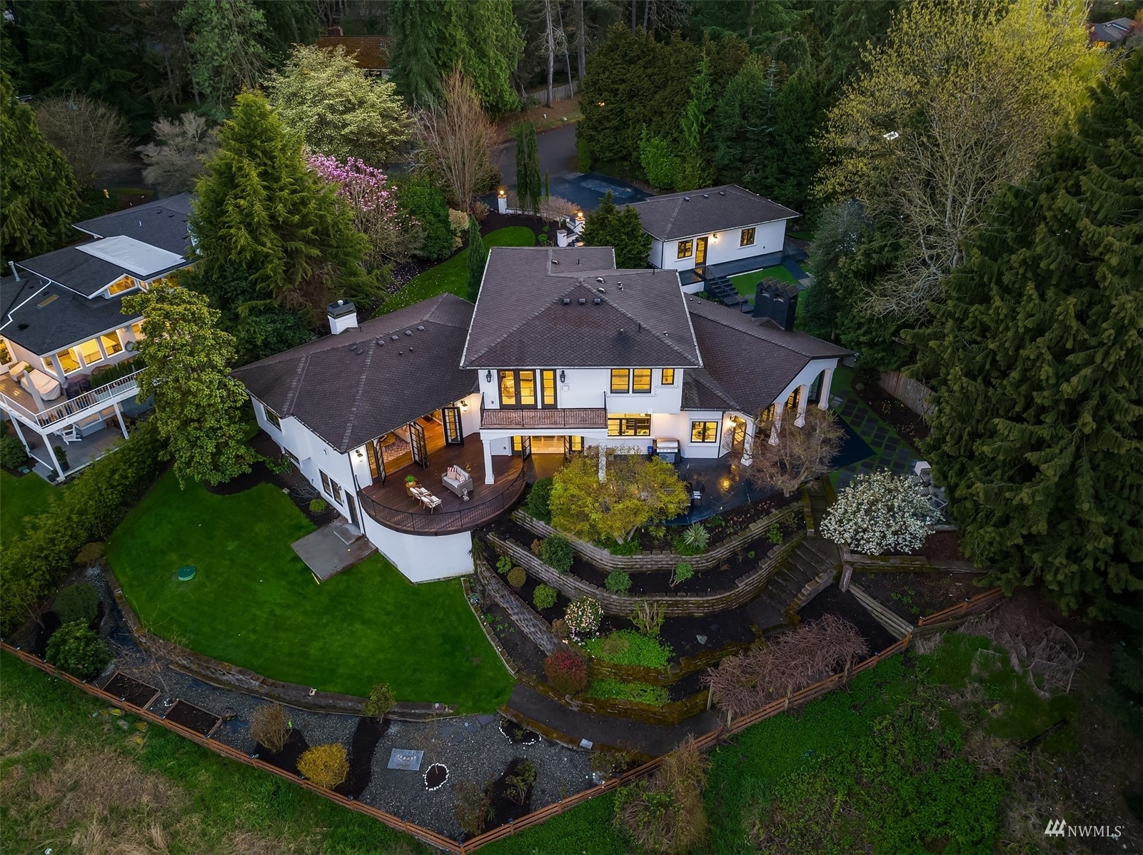 Property Photo:  8430 Hunts Point Lane  WA 98004 