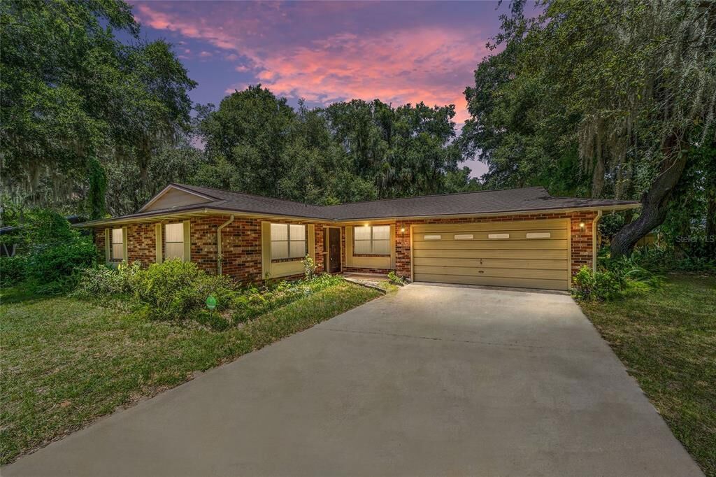 Property Photo: 1516 Spanish Avenue FL 34748