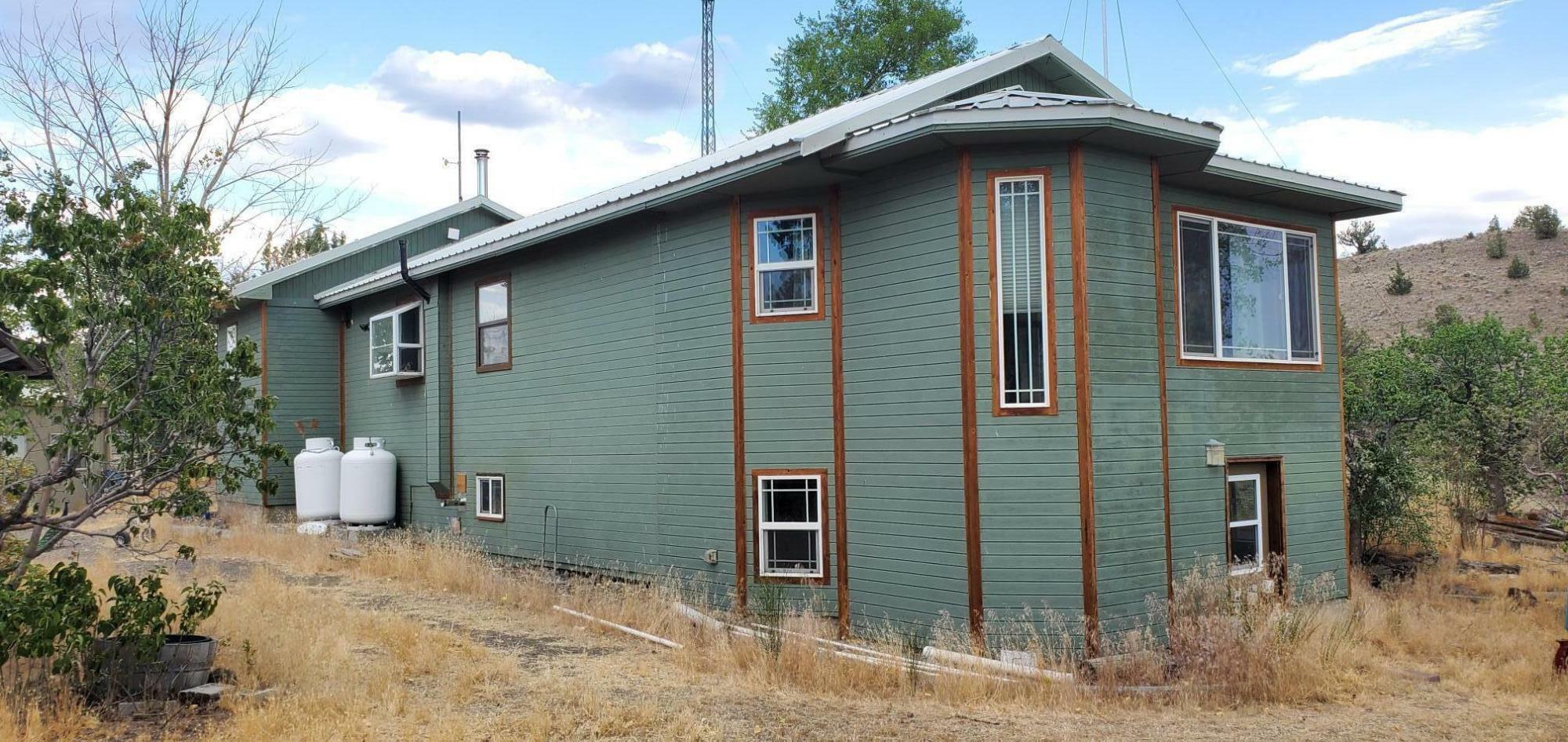 Property Photo:  18990 SE Doubtful Dirt Road  OR 97754 