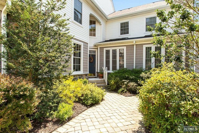 Property Photo:  40 Winding Ridge  NJ 07436 