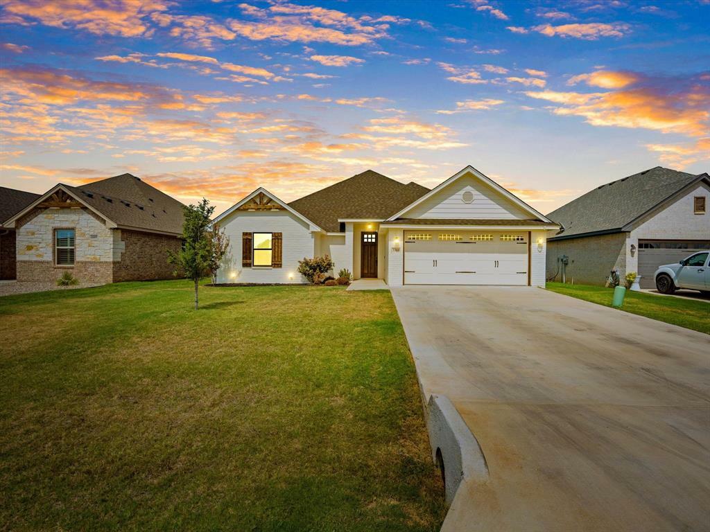 Property Photo:  3309 White Horse Drive  TX 76049 