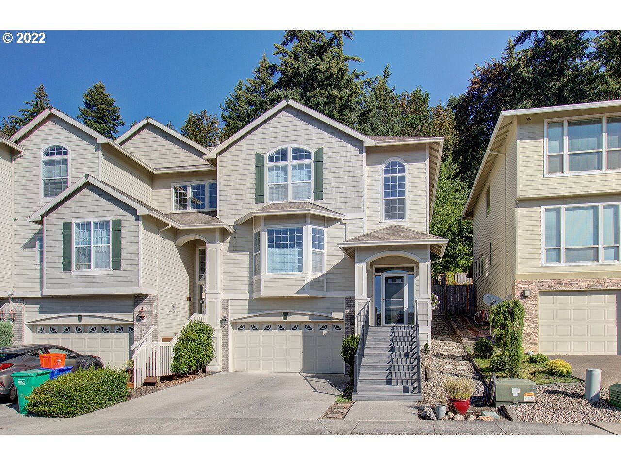 Property Photo:  2385 SW Border Way  OR 97080 