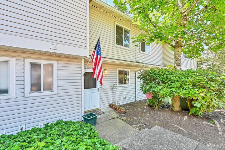 Property Photo:  18910  Bothell-Everett Highway E-2  WA 98012 