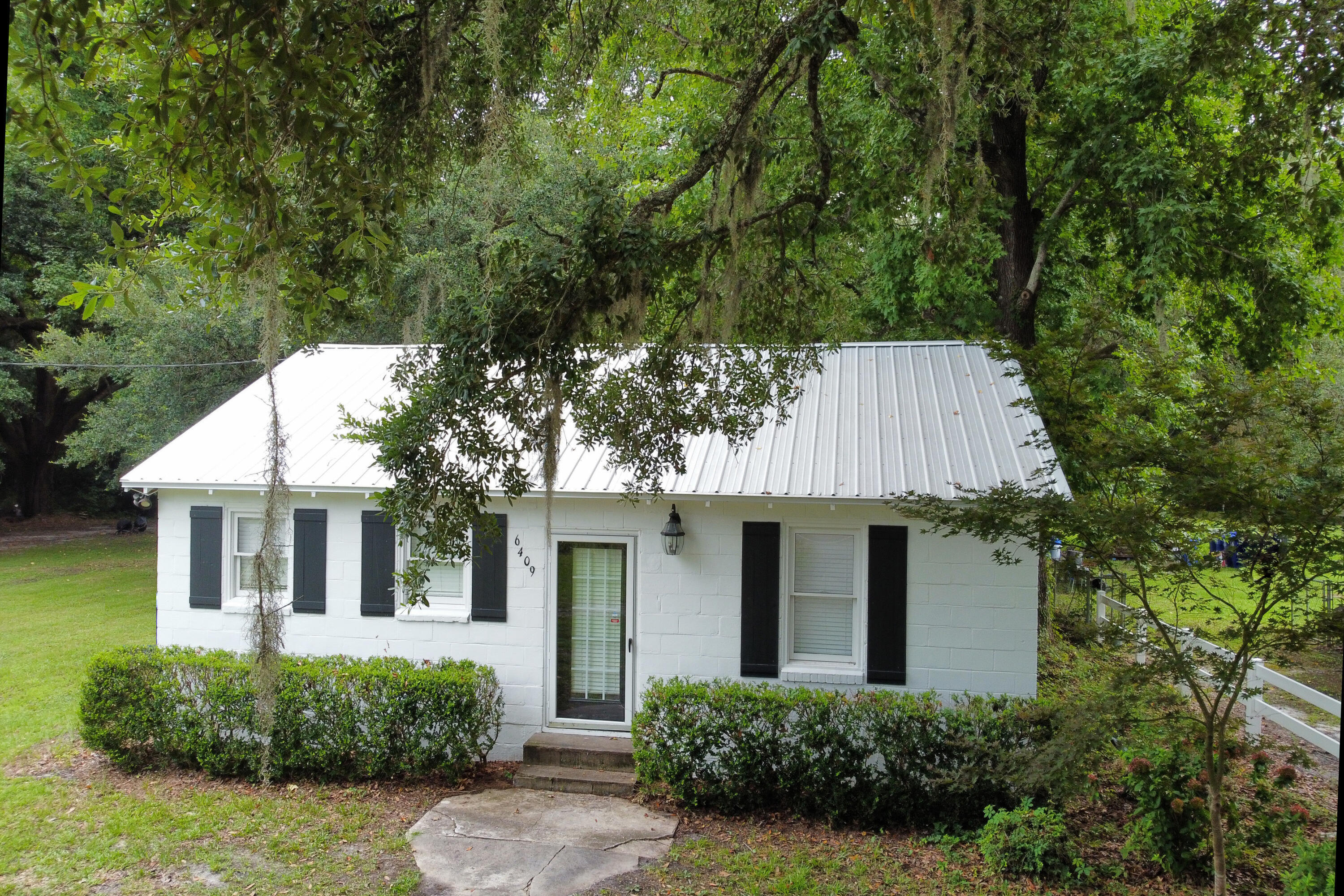 Property Photo: 6409 Highway 162 SC 29449
