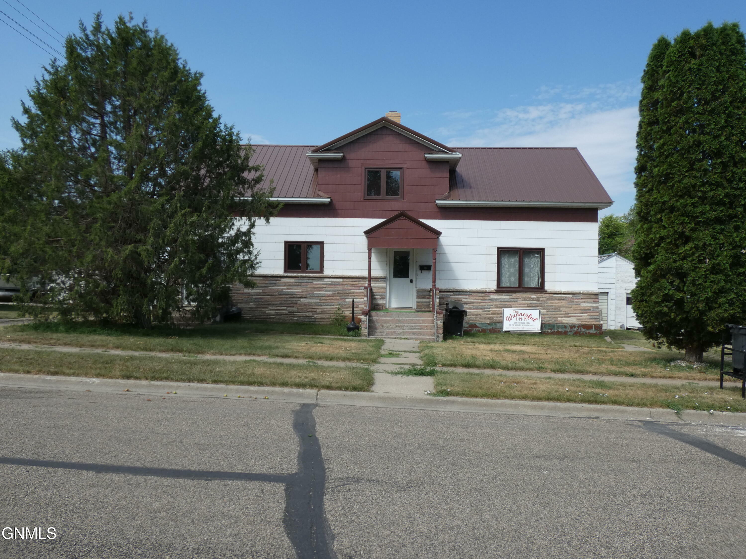 Property Photo:  205 F Avenue N  ND 58573 