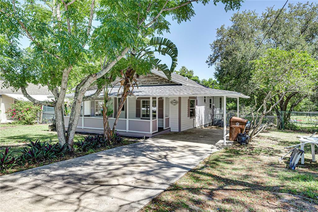 Property Photo:  2106 Pine Avenue  FL 33844 