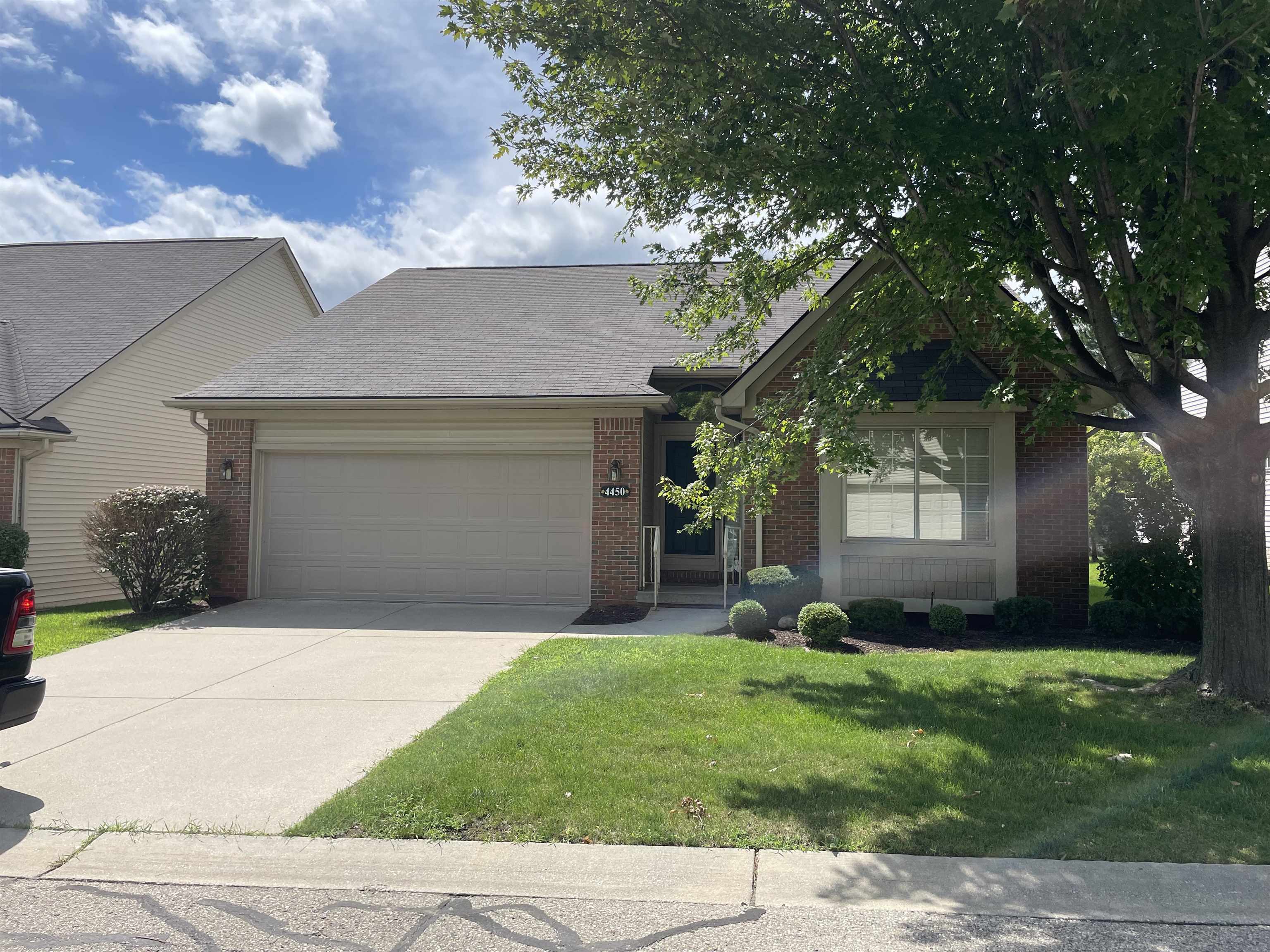 Property Photo:  4450 Maple Creek Drive  MI 48439 