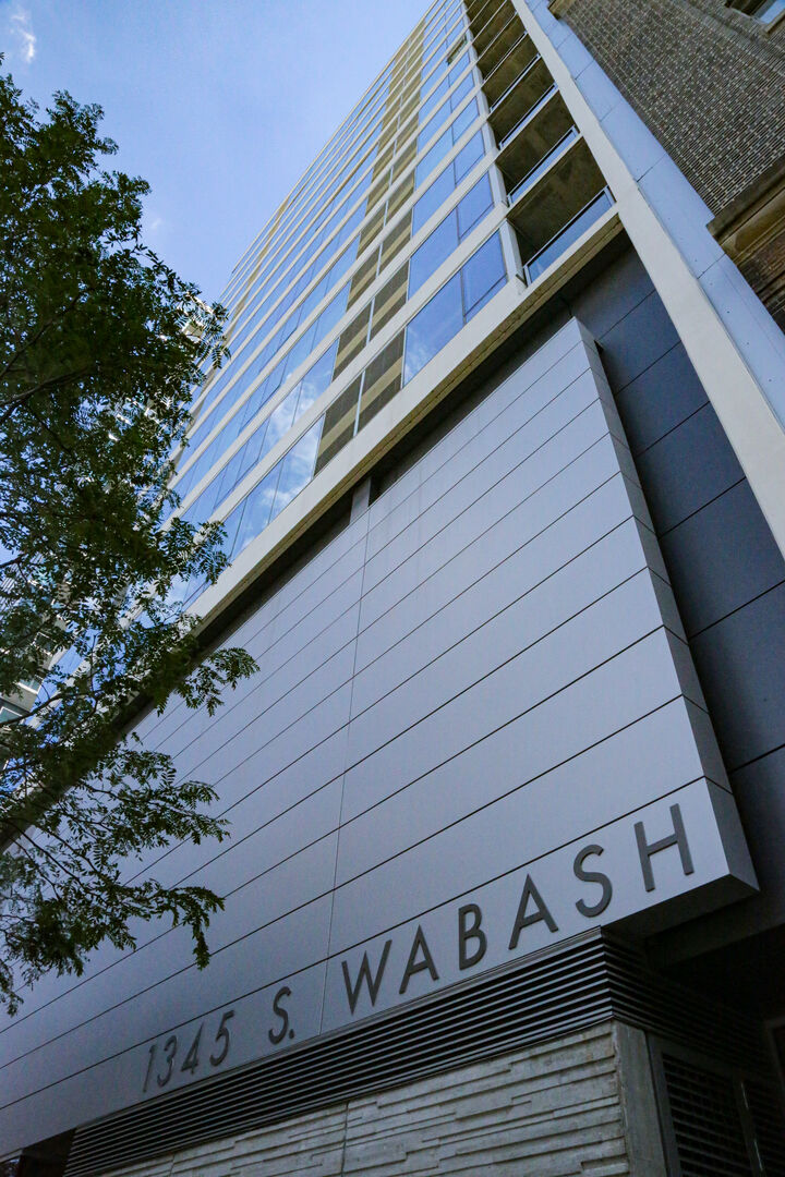 Property Photo:  1345 S Wabash Avenue 401  IL 60605 